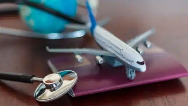 Seguro-de-viaje-o-tarjeta-sanitaria